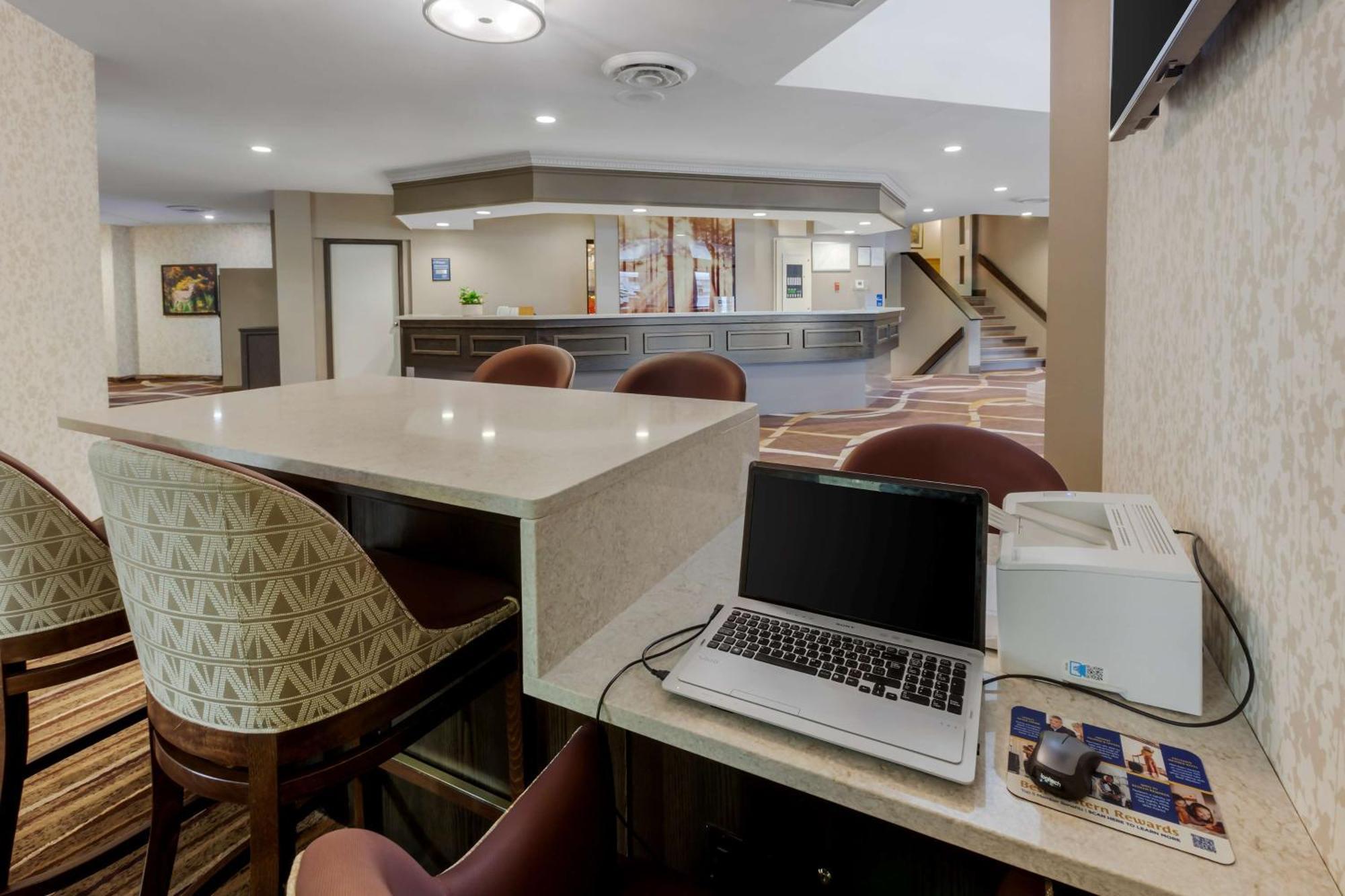 Best Western Plus Otonabee Inn Peterborough Exterior foto